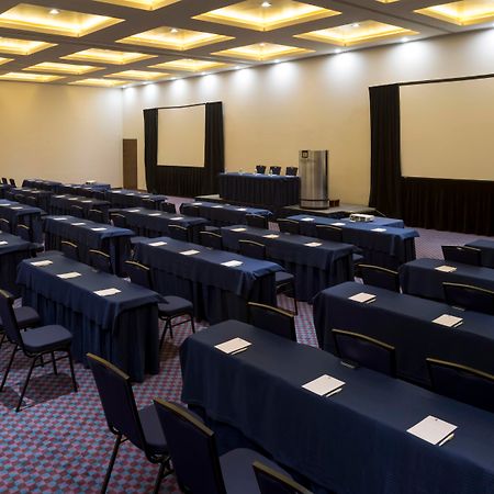 ホテル カミノ リアル ペドリガル メキシコ メキシコシティ エクステリア 写真 A conference room