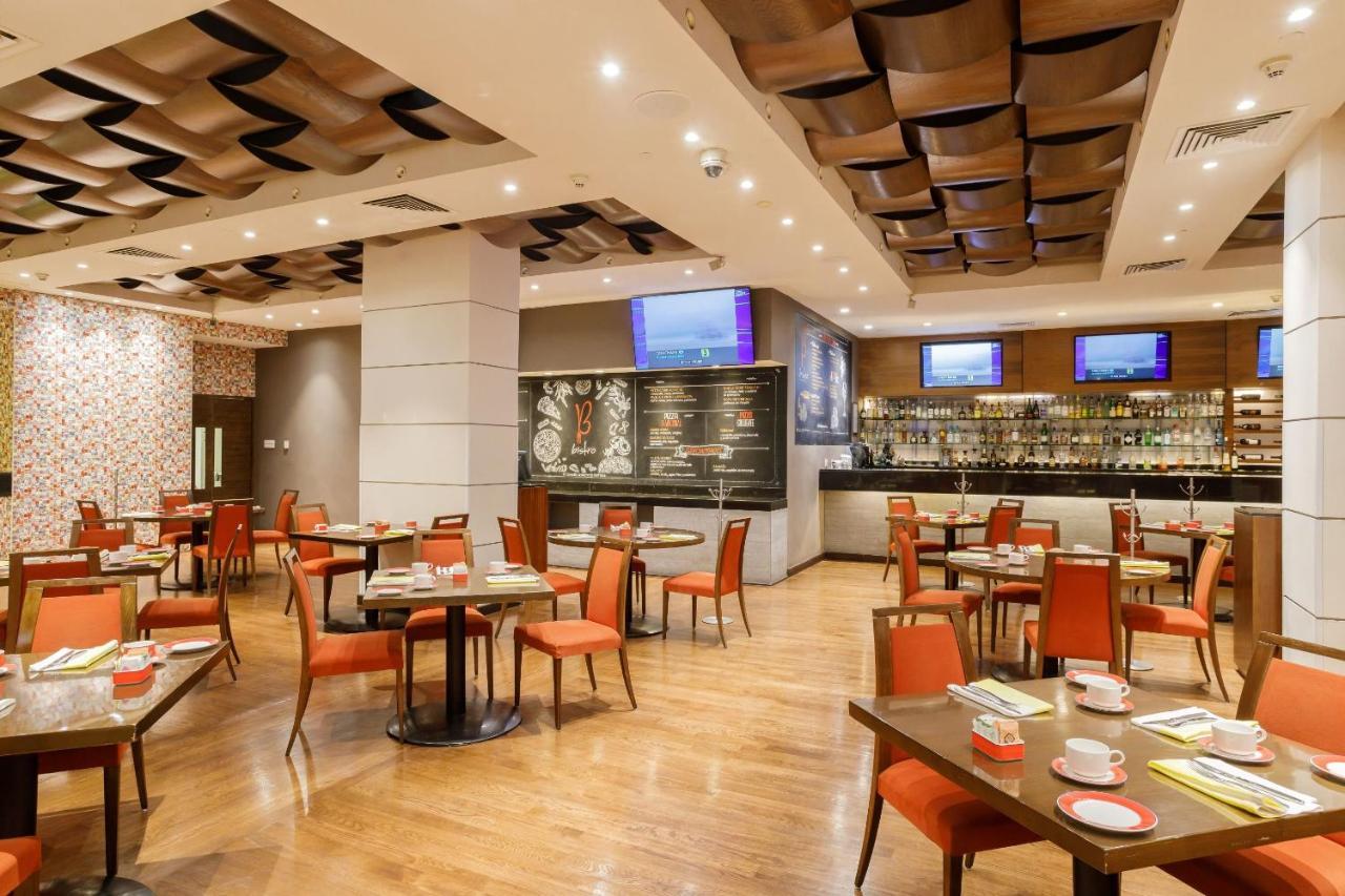 ホテル カミノ リアル ペドリガル メキシコ メキシコシティ エクステリア 写真 The interior of the restaurant